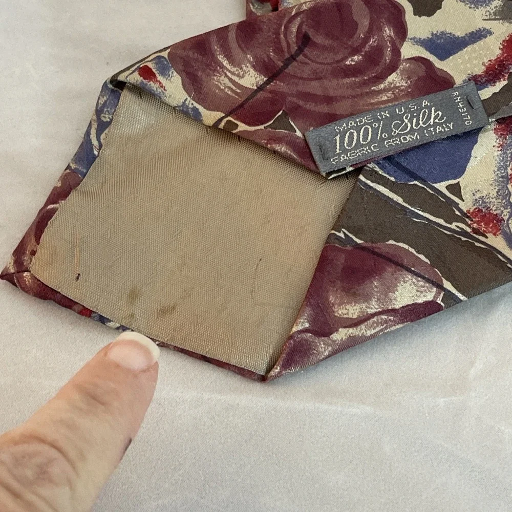 Vintage Van Heusen Muted Pinks, Greens,‎ & Blue Mens Necktie Abstract Roses Silk